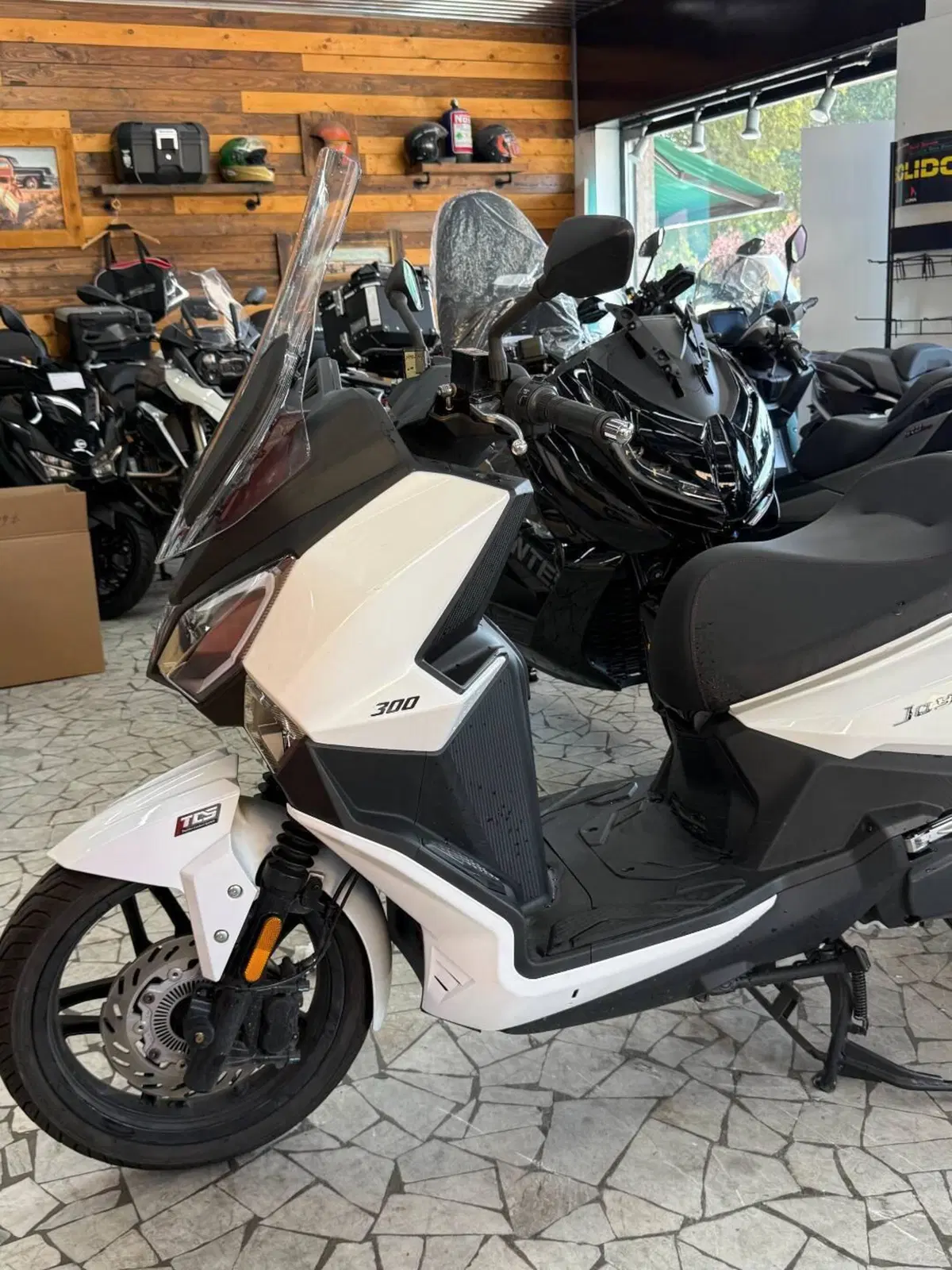 Sym Joyride 300 (2022 - 24) (4)