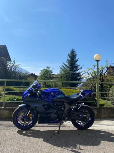 Yamaha YZF R7 (2021 - 25) usata