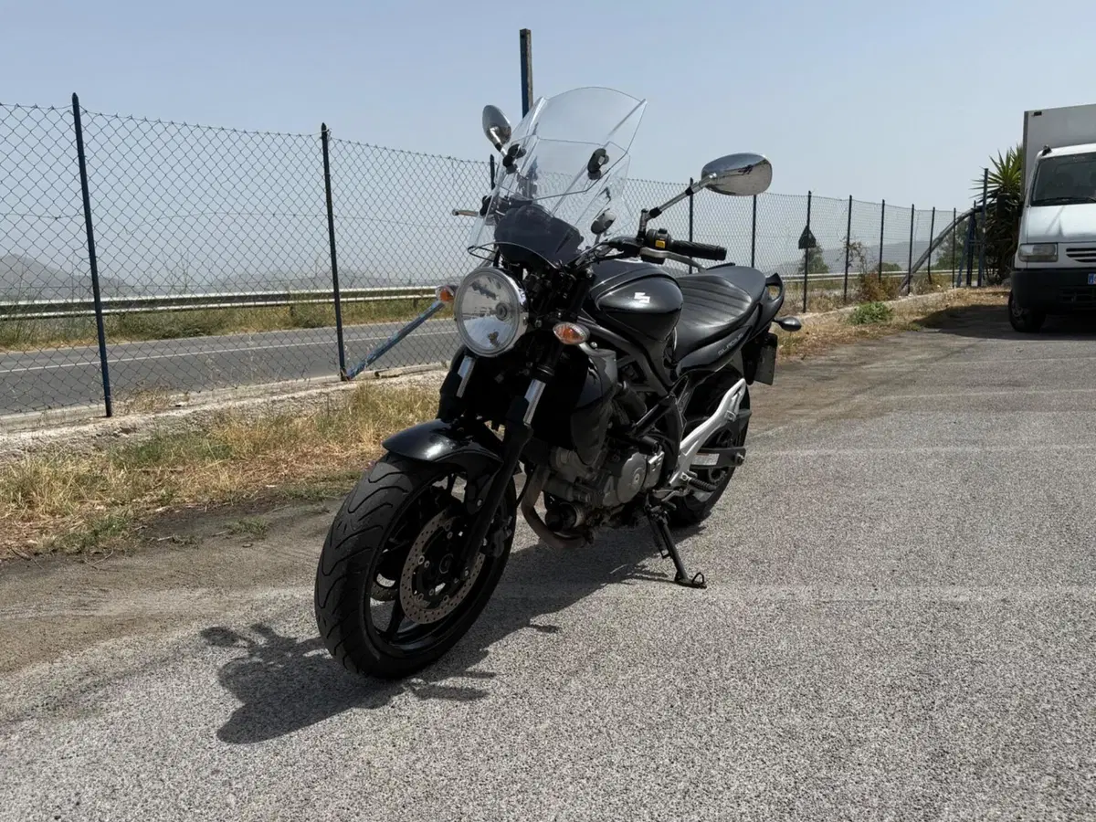 Suzuki Gladius 650 SFV (2009 - 15) (4)