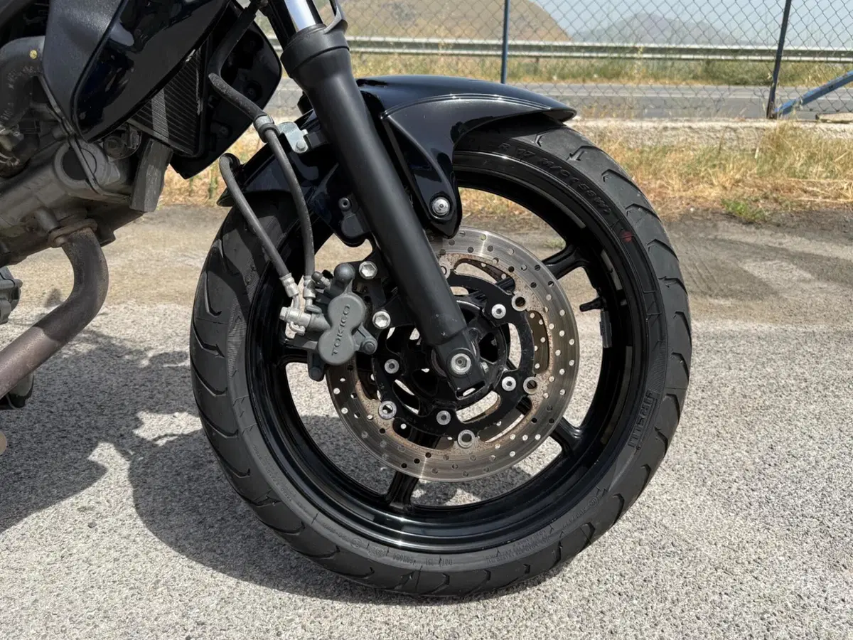 Suzuki Gladius 650 SFV (2009 - 15) (14)