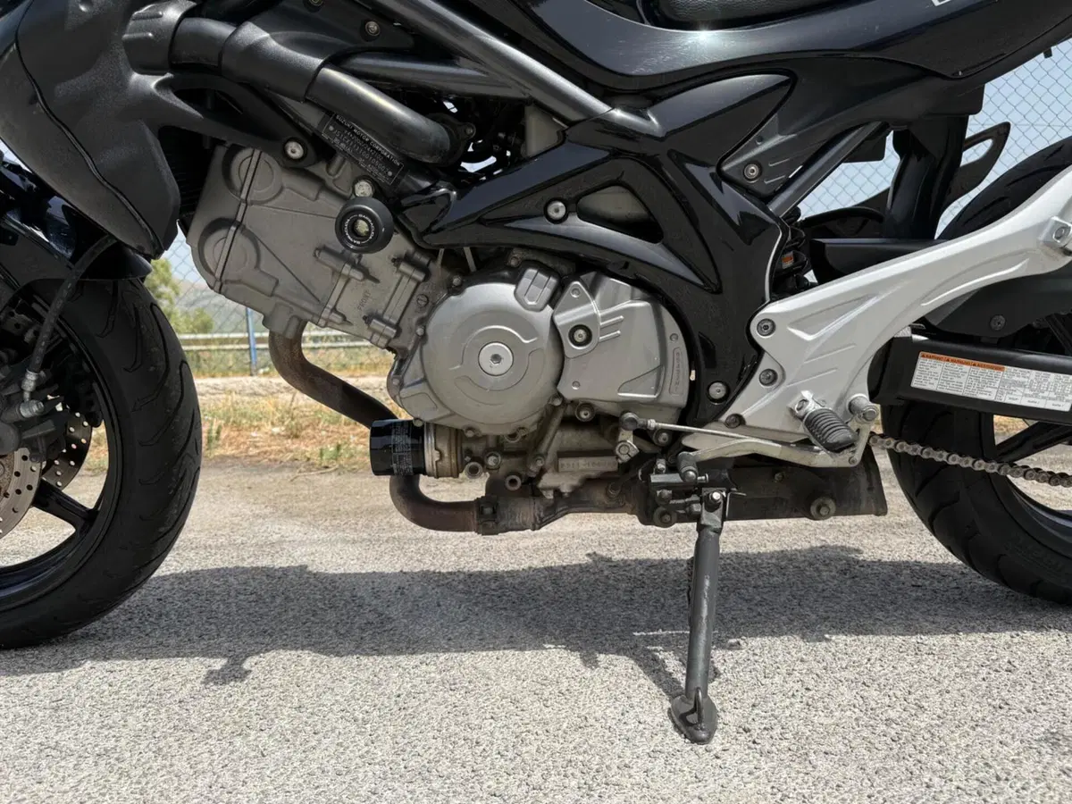 Suzuki Gladius 650 SFV (2009 - 15) (17)