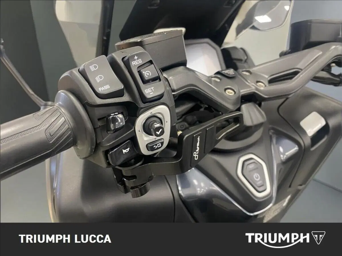 Yamaha T-Max 560 Tech Max (2022 - 24) (9)