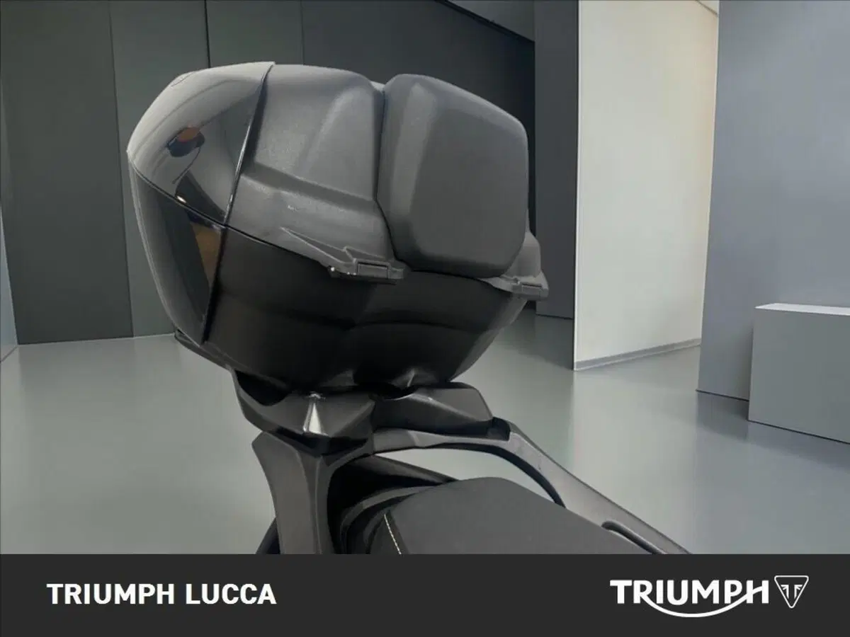 Yamaha T-Max 560 Tech Max (2022 - 24) (5)