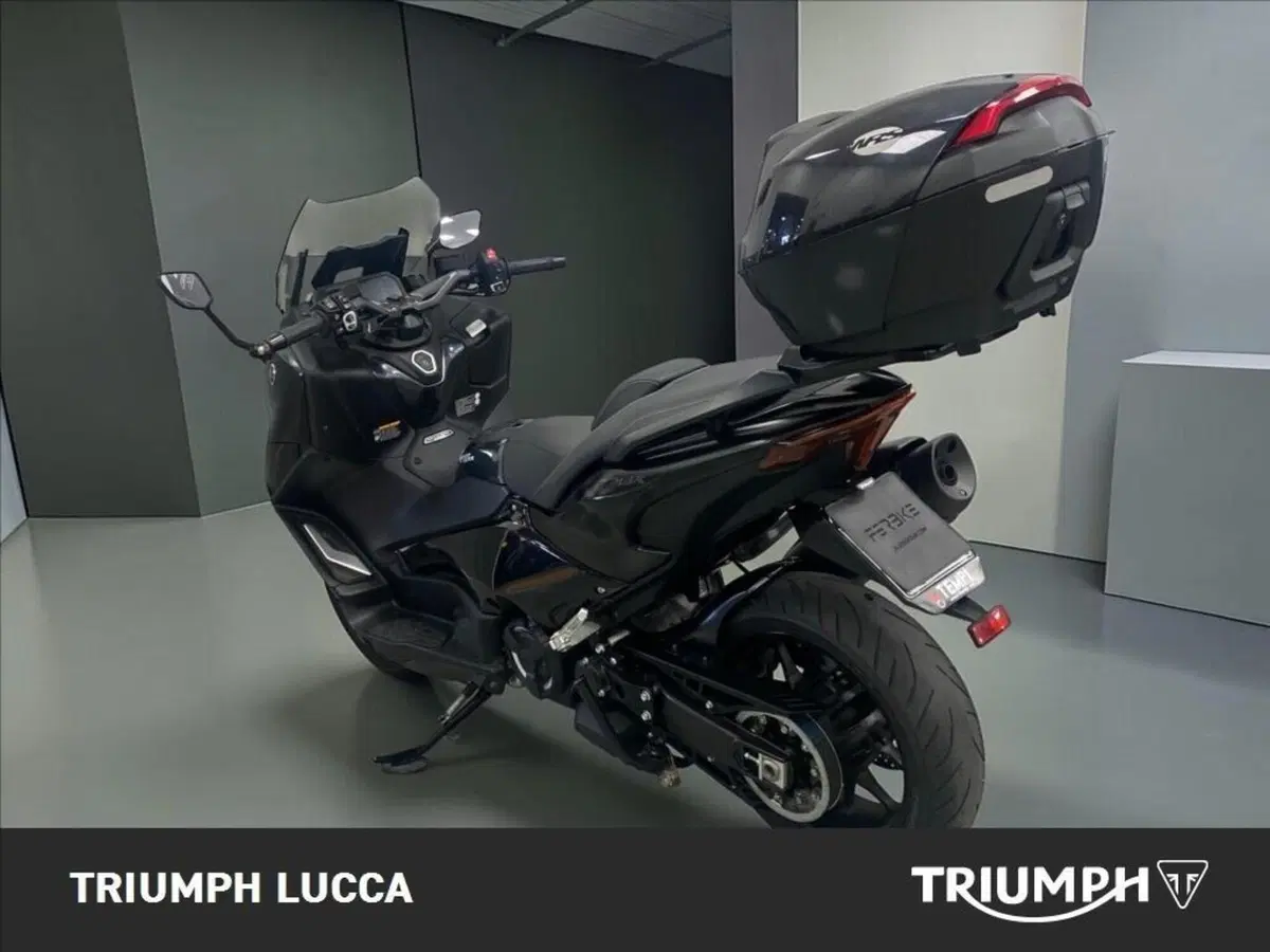Yamaha T-Max 560 Tech Max (2022 - 24) (11)