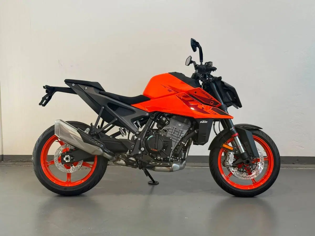 KTM 990 Duke (2024 - 26) (4)