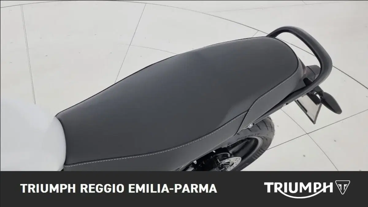 Triumph Thruxton 400 (2026) (13)