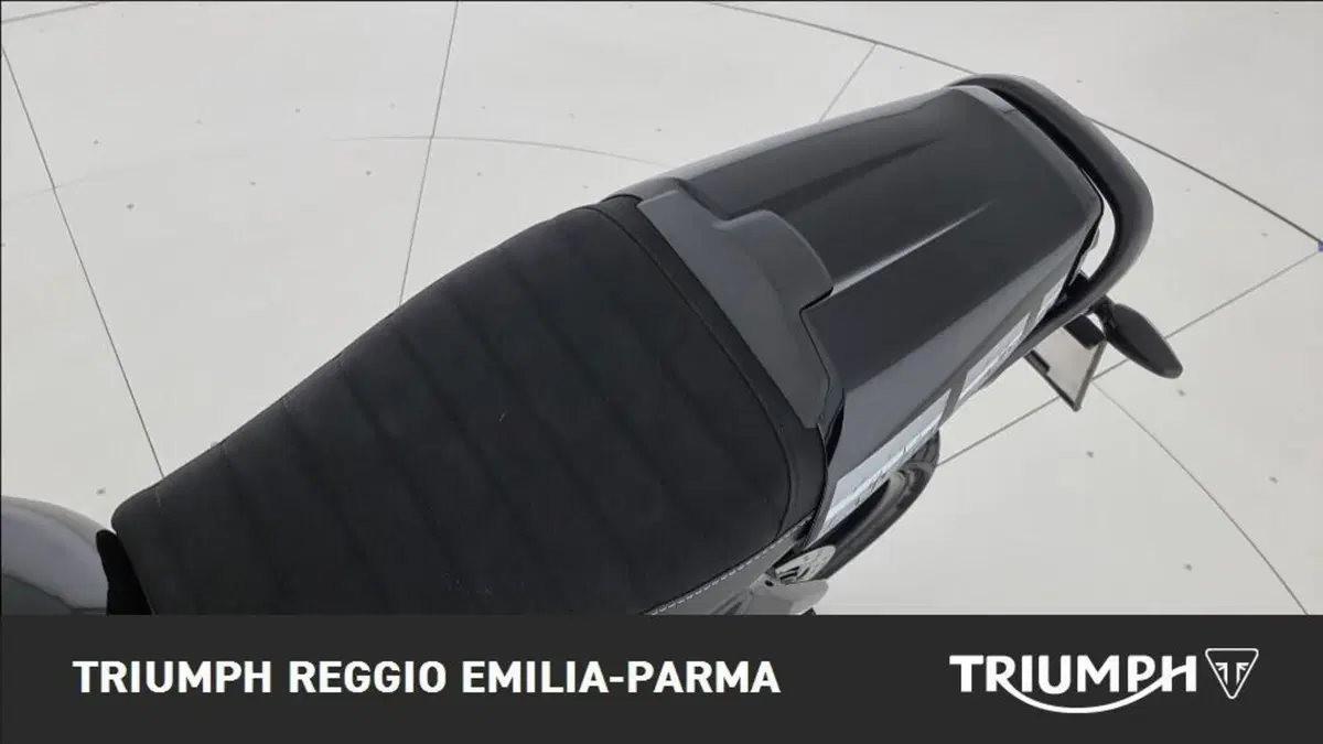 Triumph Tracker 400 (2026) (13)