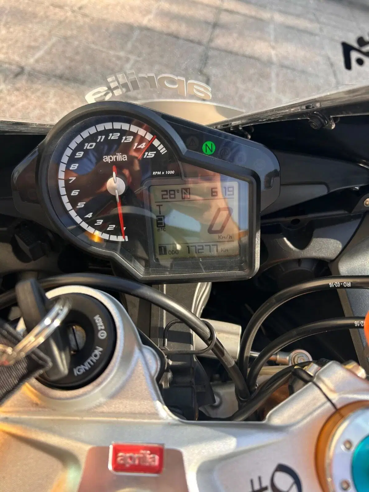 Aprilia RSV4 RF ABS (2015 - 17) (3)