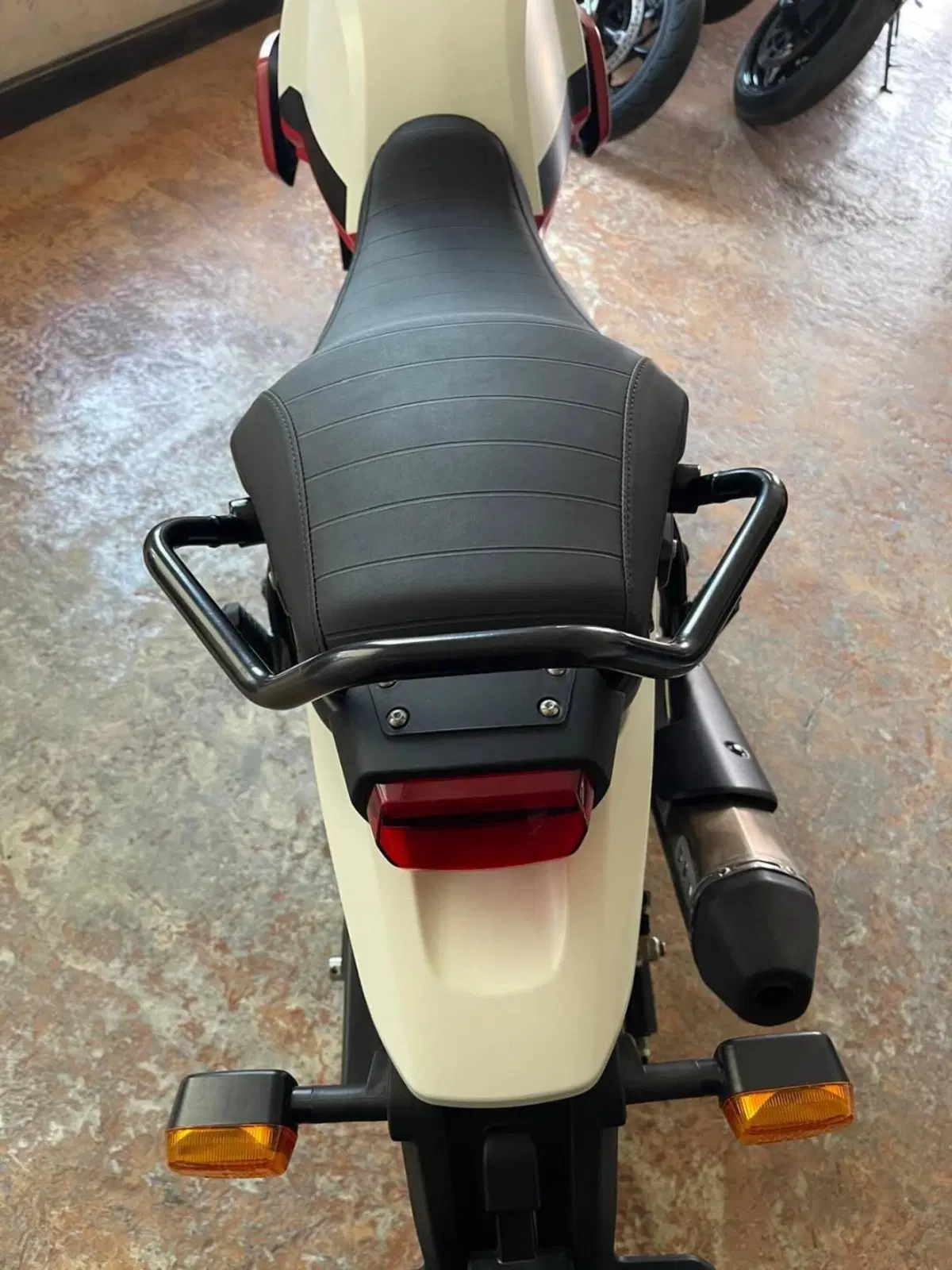 Royal Enfield Himalayan 411 (2021 - 24) (13)
