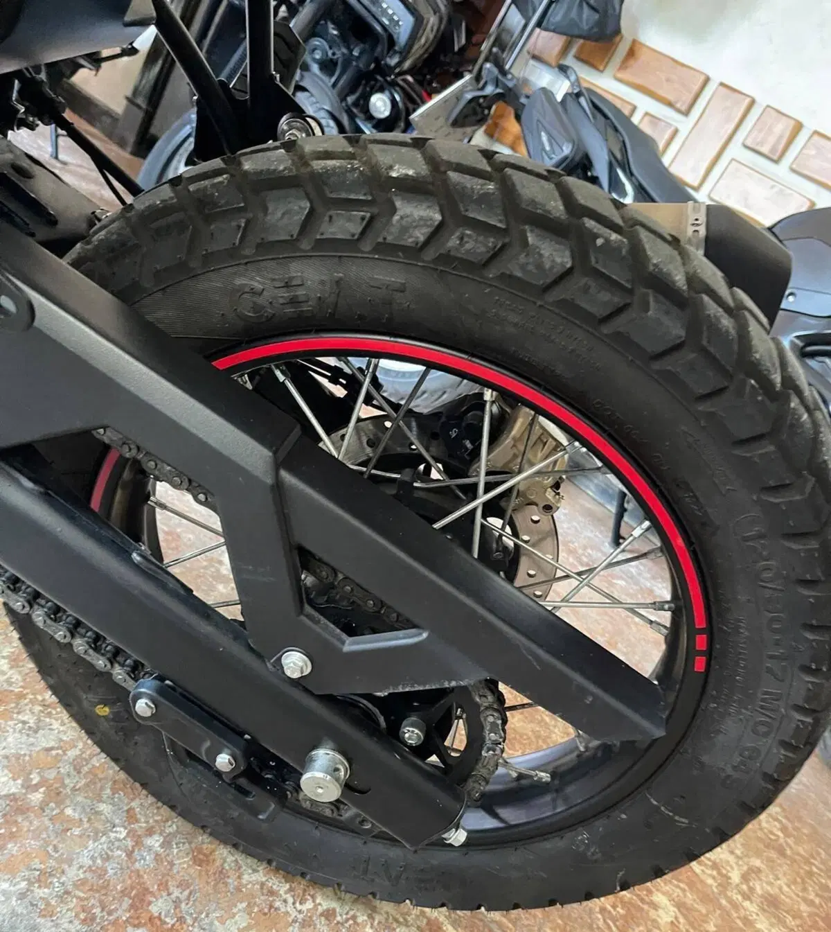 Royal Enfield Himalayan 411 (2021 - 24) (15)