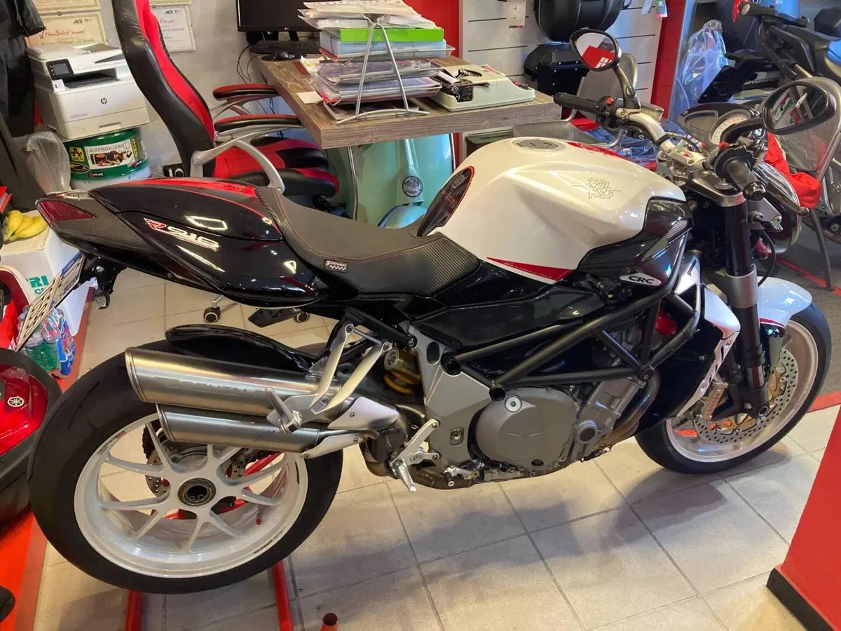 MV Agusta Brutale 910 R (2006 - 11) (3)