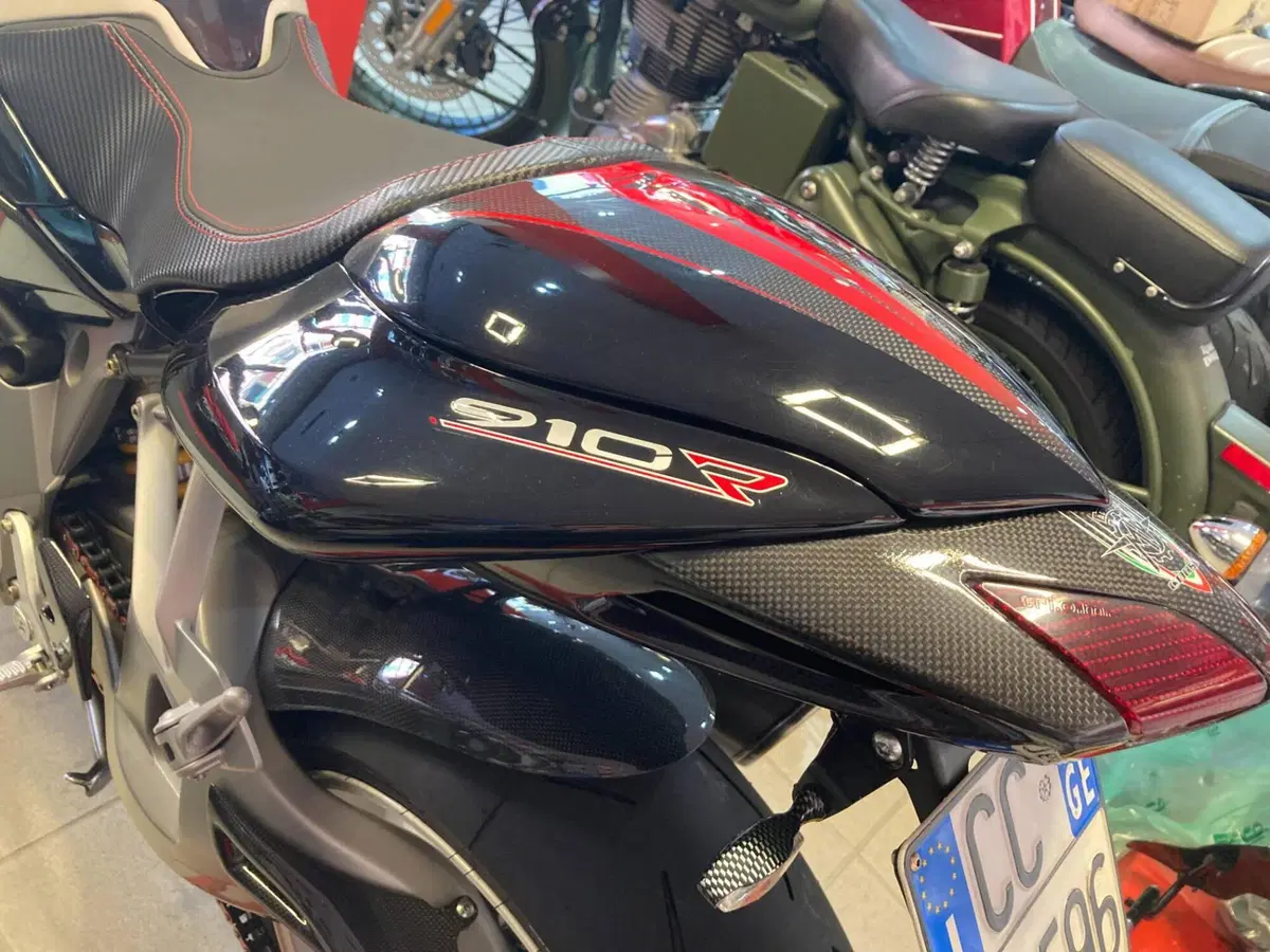 MV Agusta Brutale 910 R (2006 - 11) (5)