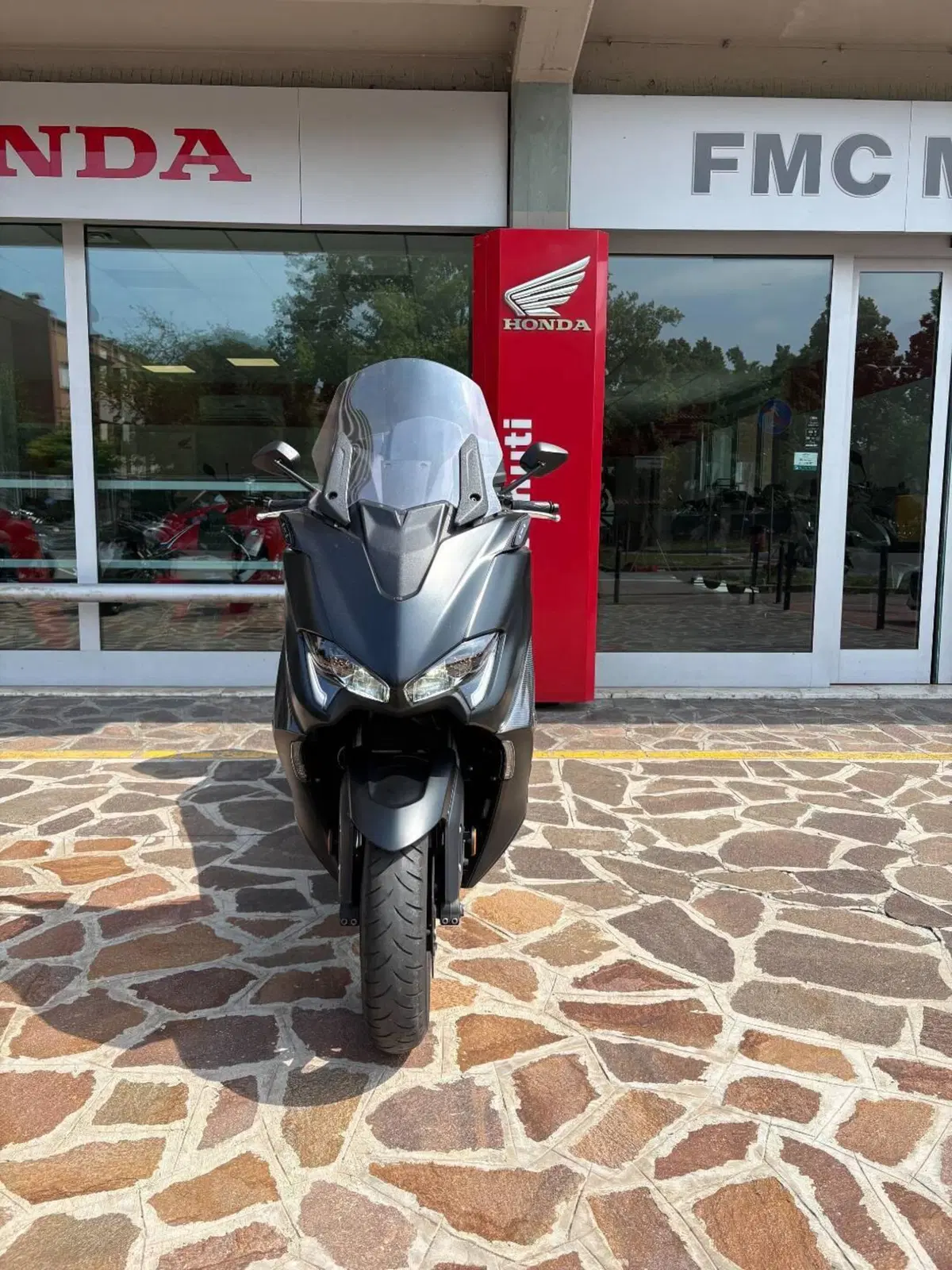 Yamaha T-Max 560 (2020 - 21) (3)