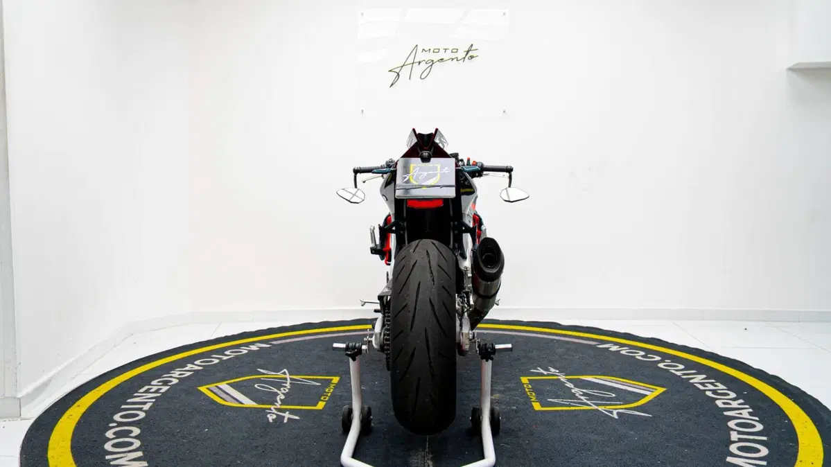 Aprilia Tuono V4 Factory (2021 - 24) (5)
