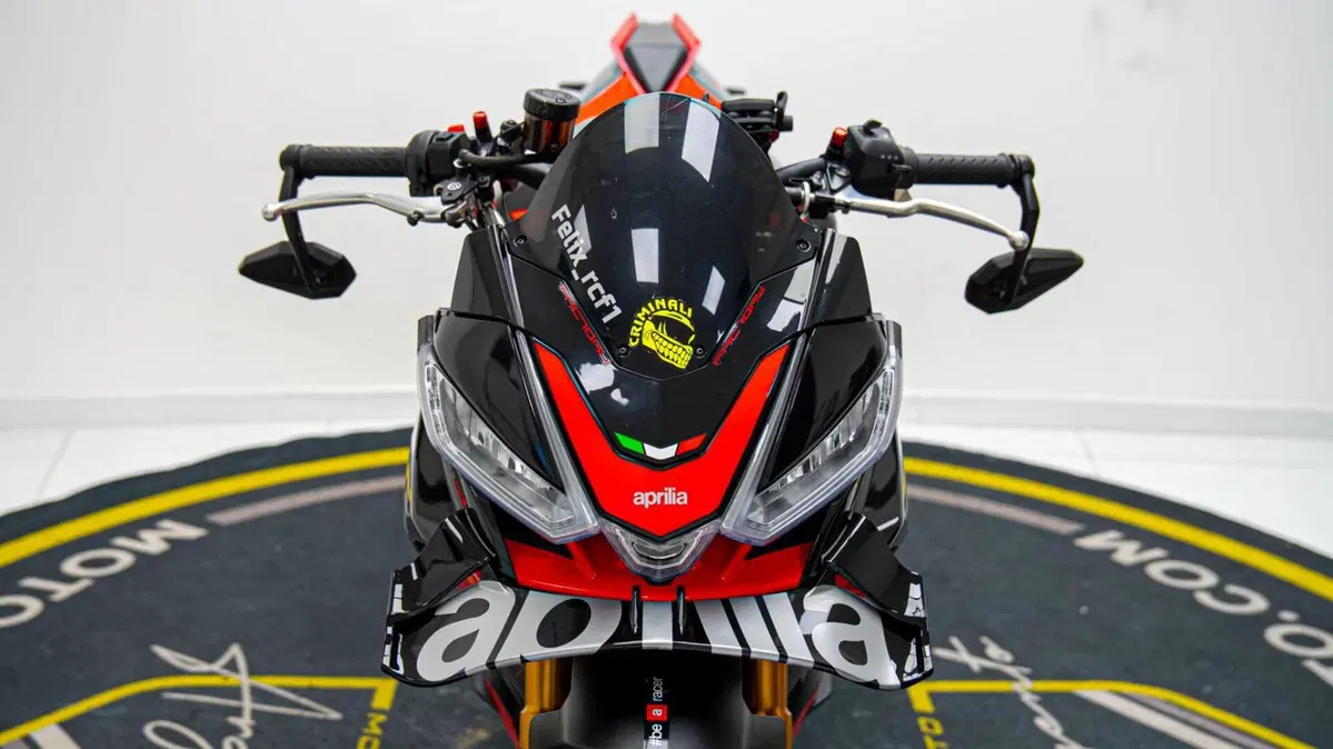 Aprilia Tuono V4 Factory (2021 - 24) (10)