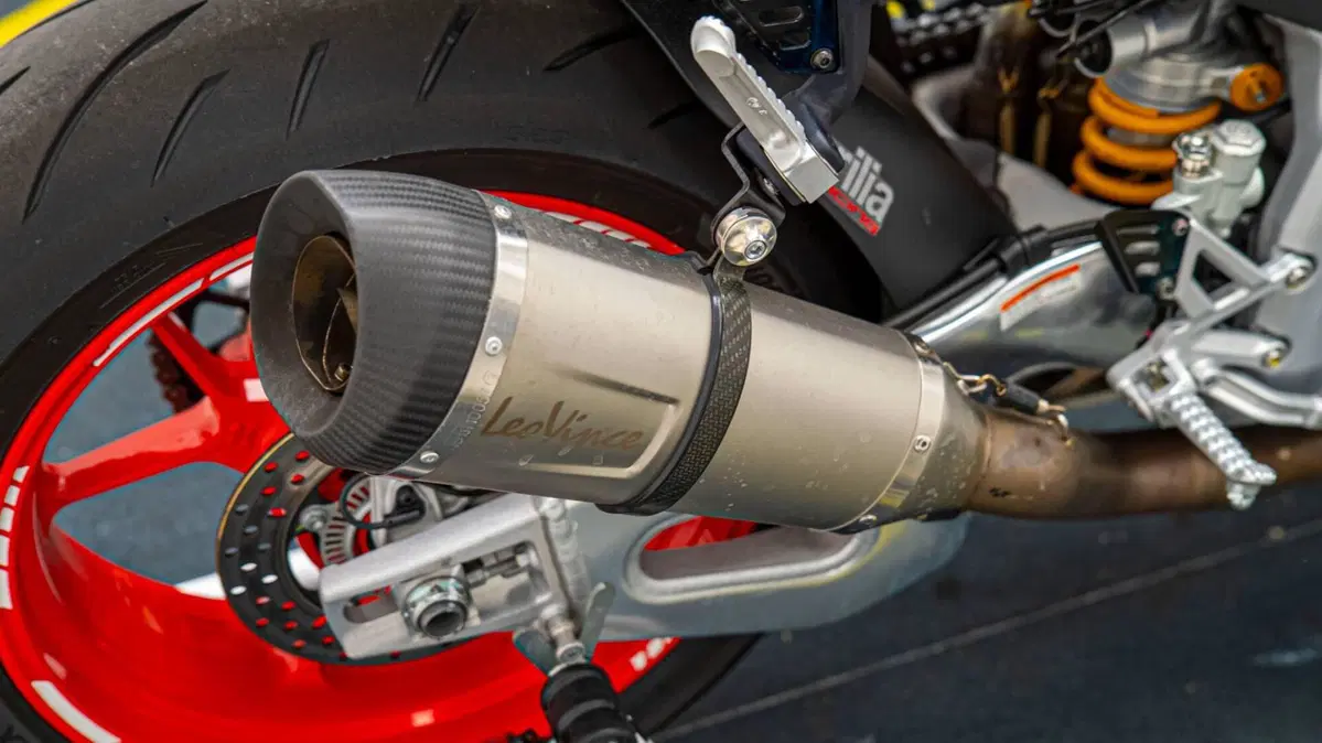 Aprilia Tuono V4 Factory (2021 - 24) (14)