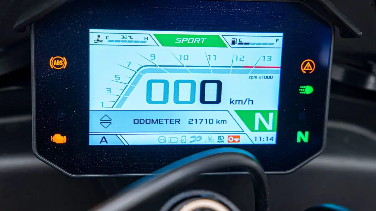 Aprilia Tuono V4 Factory (2021 - 24) (17)