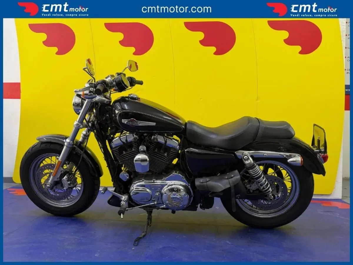 Harley-Davidson 1200 Custom (2017) - XL 1200C (4)
