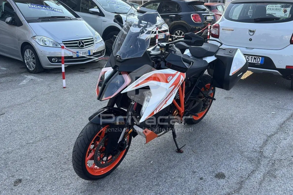 KTM 1290 Super Duke GT (2021)
