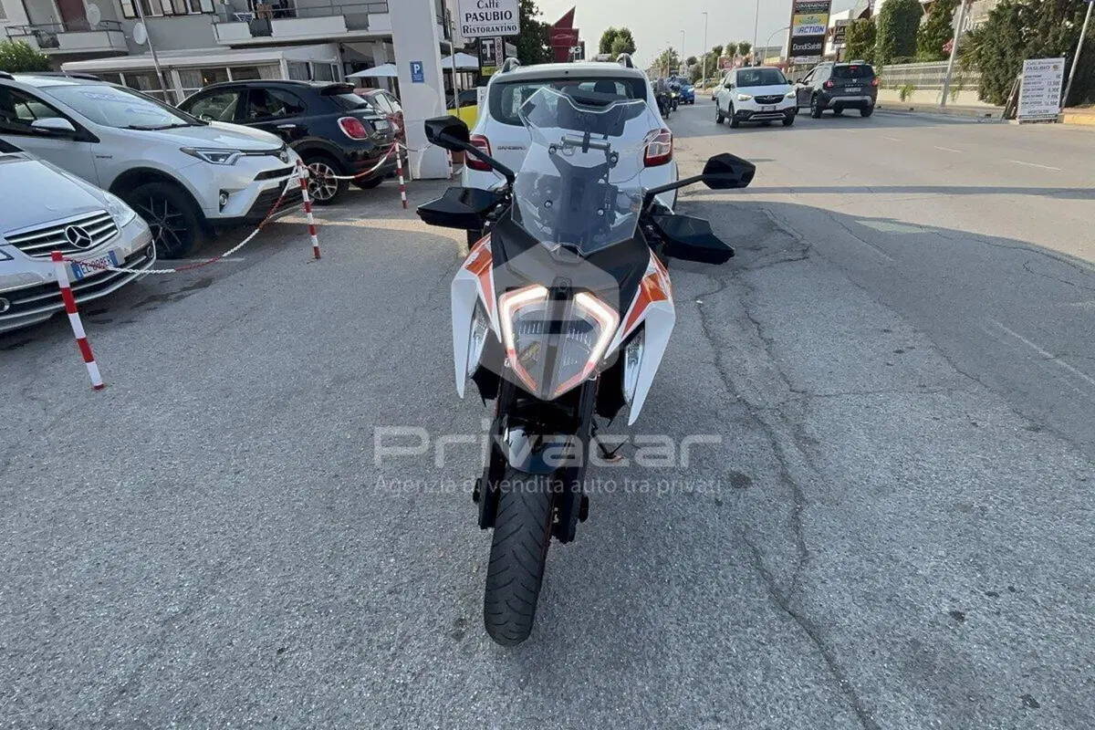 KTM 1290 Super Duke GT (2021) (2)