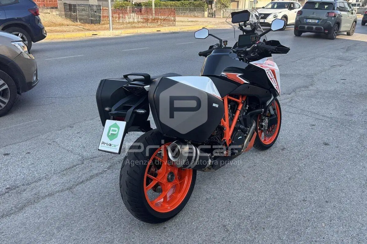 KTM 1290 Super Duke GT (2021) (5)
