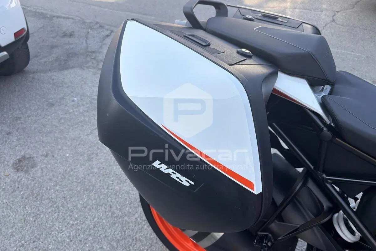 KTM 1290 Super Duke GT (2021) (15)