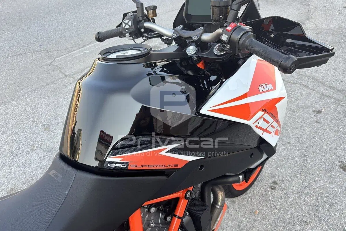 KTM 1290 Super Duke GT (2021) (12)
