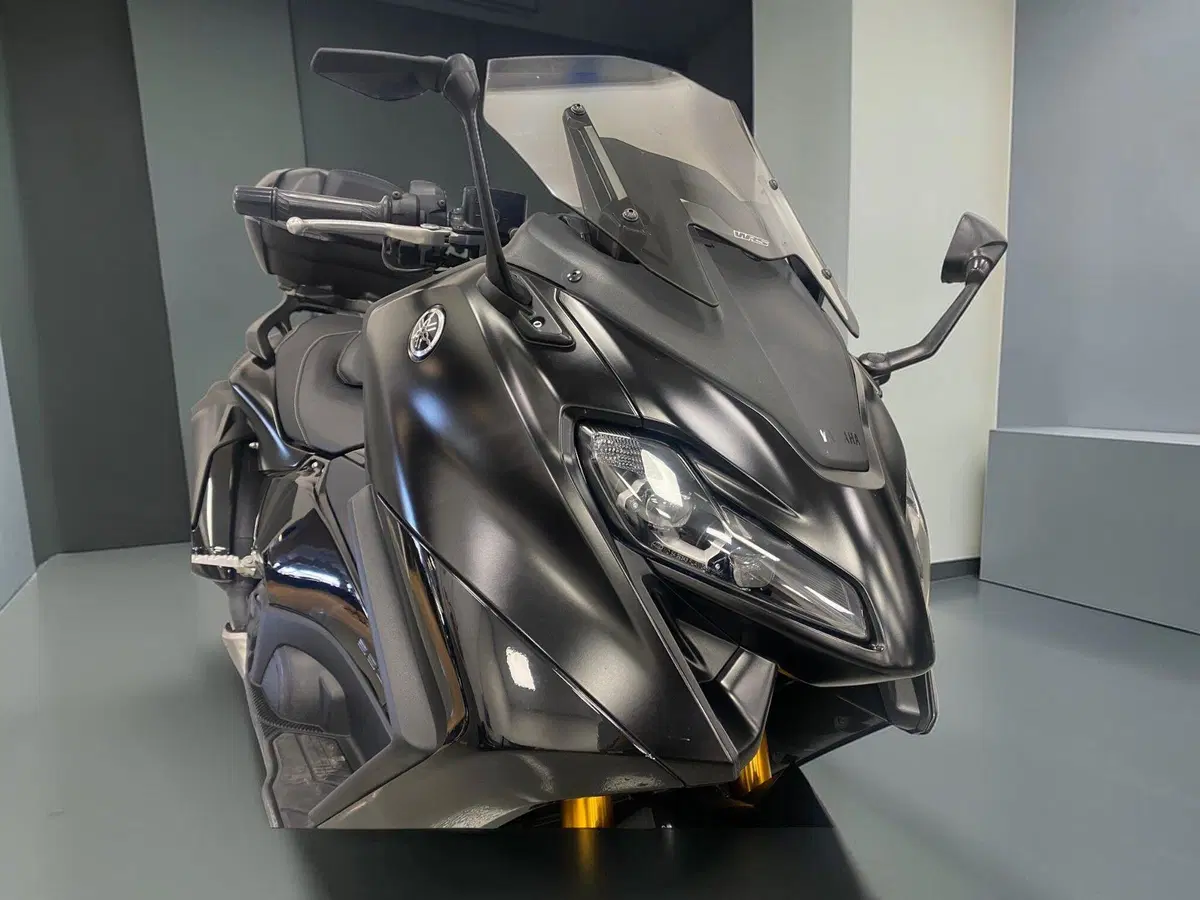 Yamaha T-Max 560 Tech Max (2022 - 24) (2)