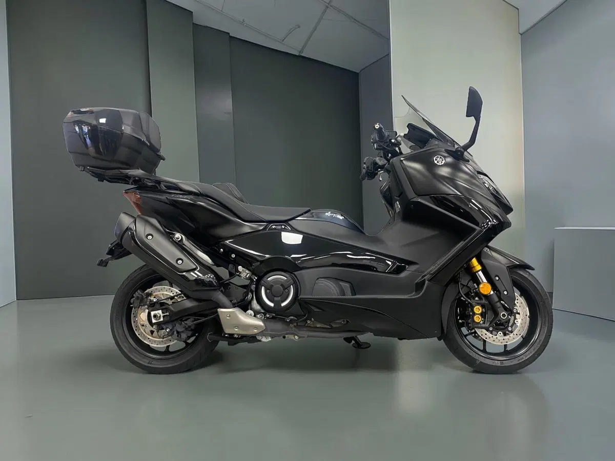 Yamaha T-Max 560 Tech Max (2022 - 24) (3)