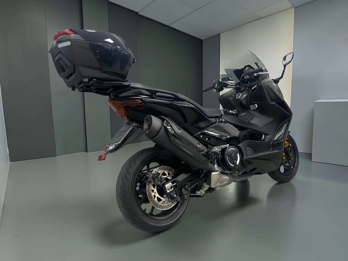 Yamaha T-Max 560 Tech Max (2022 - 24) (4)