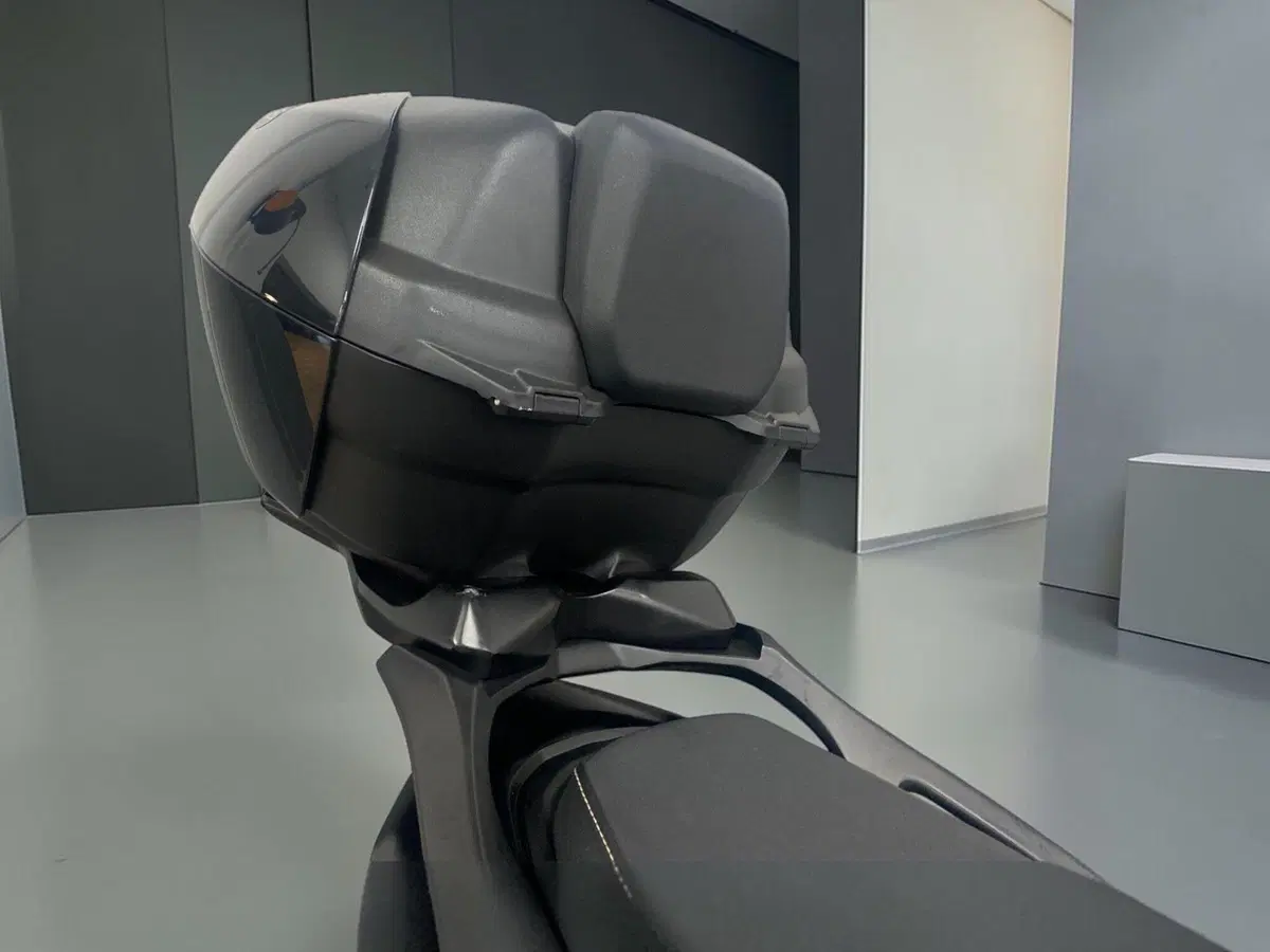 Yamaha T-Max 560 Tech Max (2022 - 24) (5)