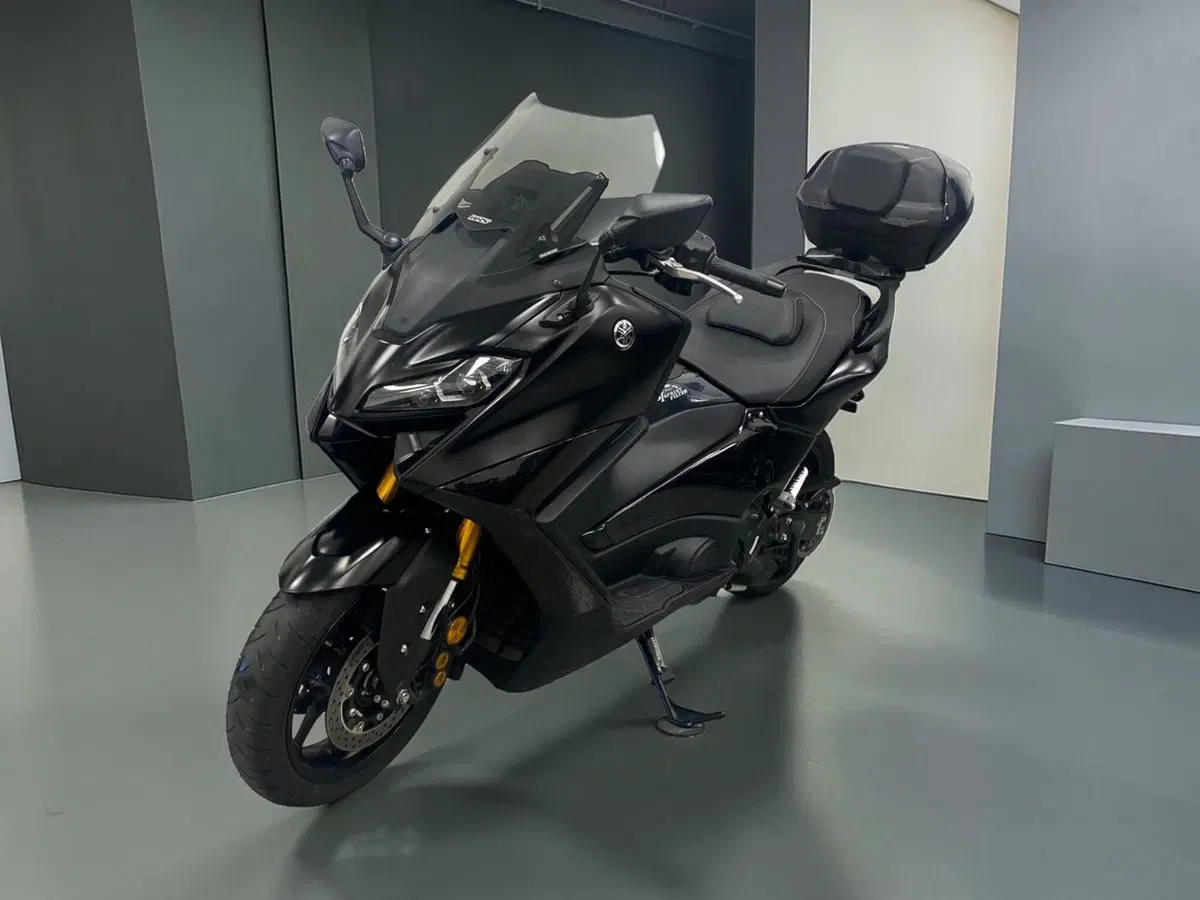 Yamaha T-Max 560 Tech Max (2022 - 24) (6)