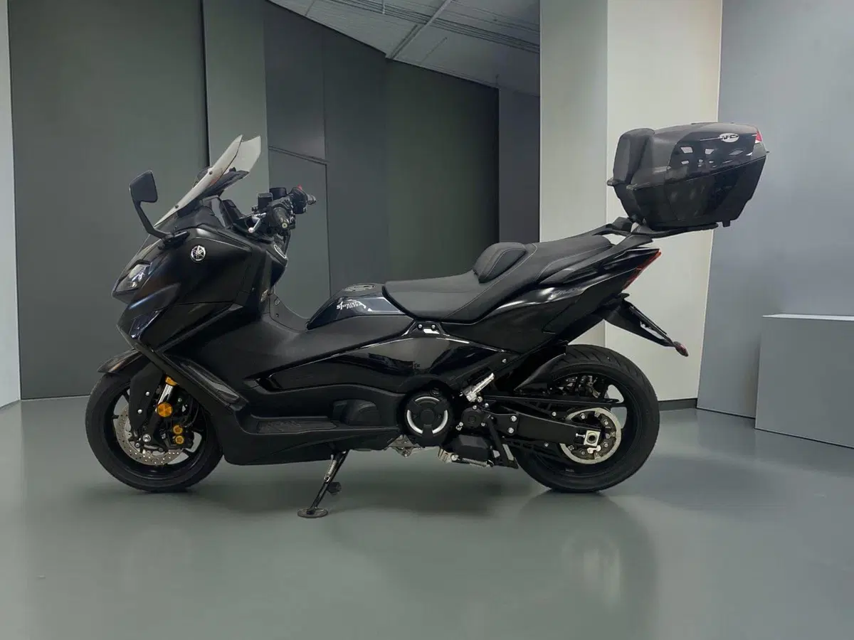 Yamaha T-Max 560 Tech Max (2022 - 24) (7)