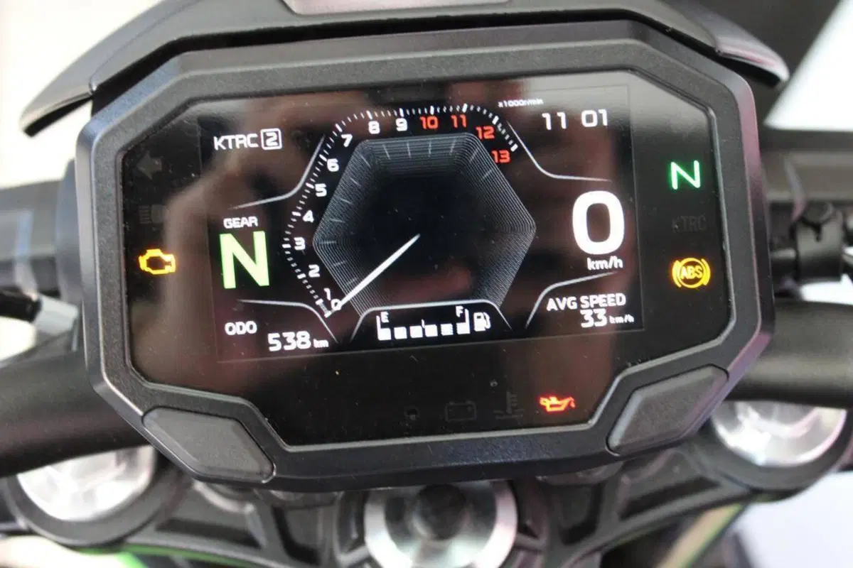 Kawasaki Z 650 (2025 - 26) (9)