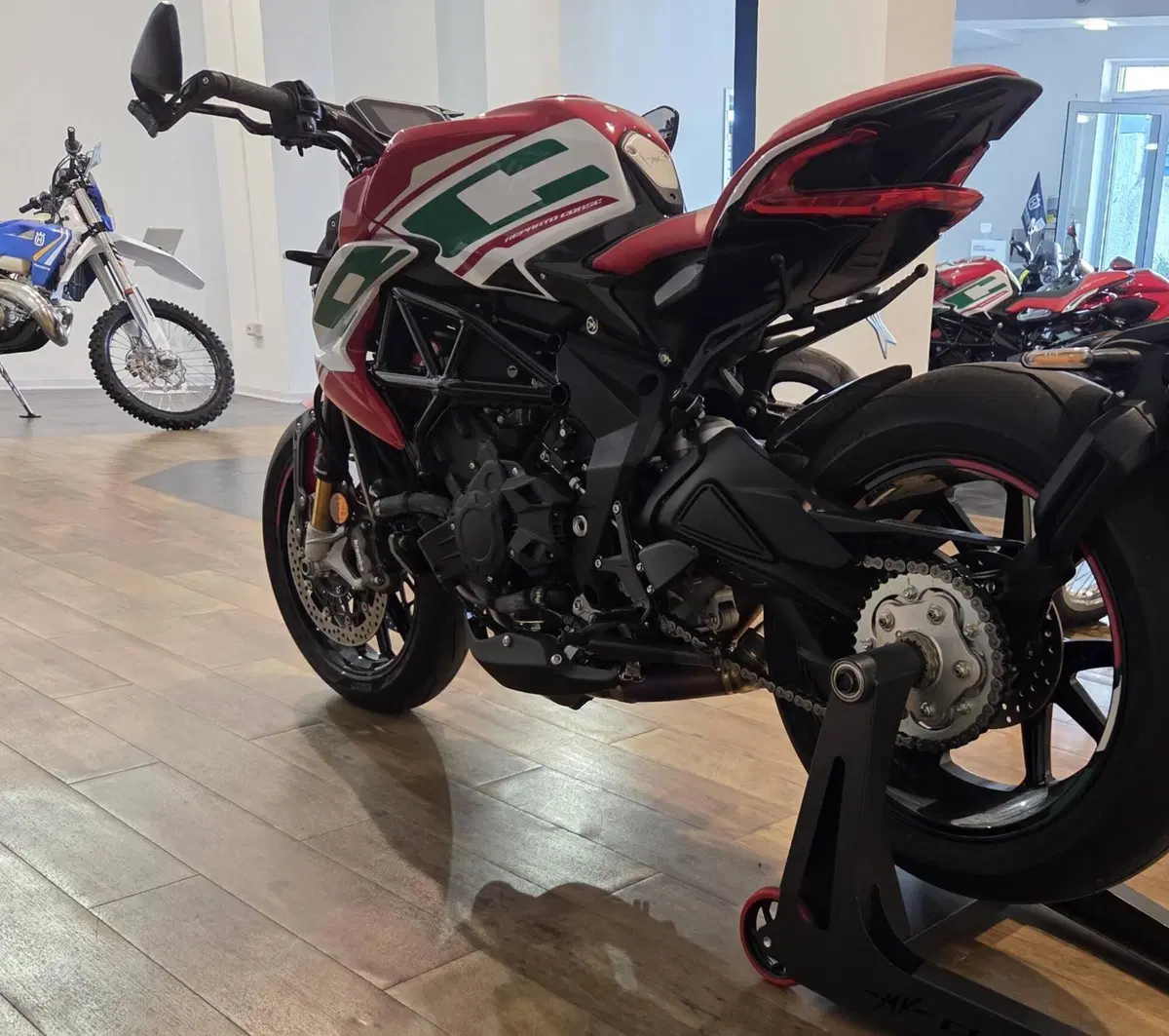 MV Agusta Dragster 800 RC SCS (2022 - 25) (7)