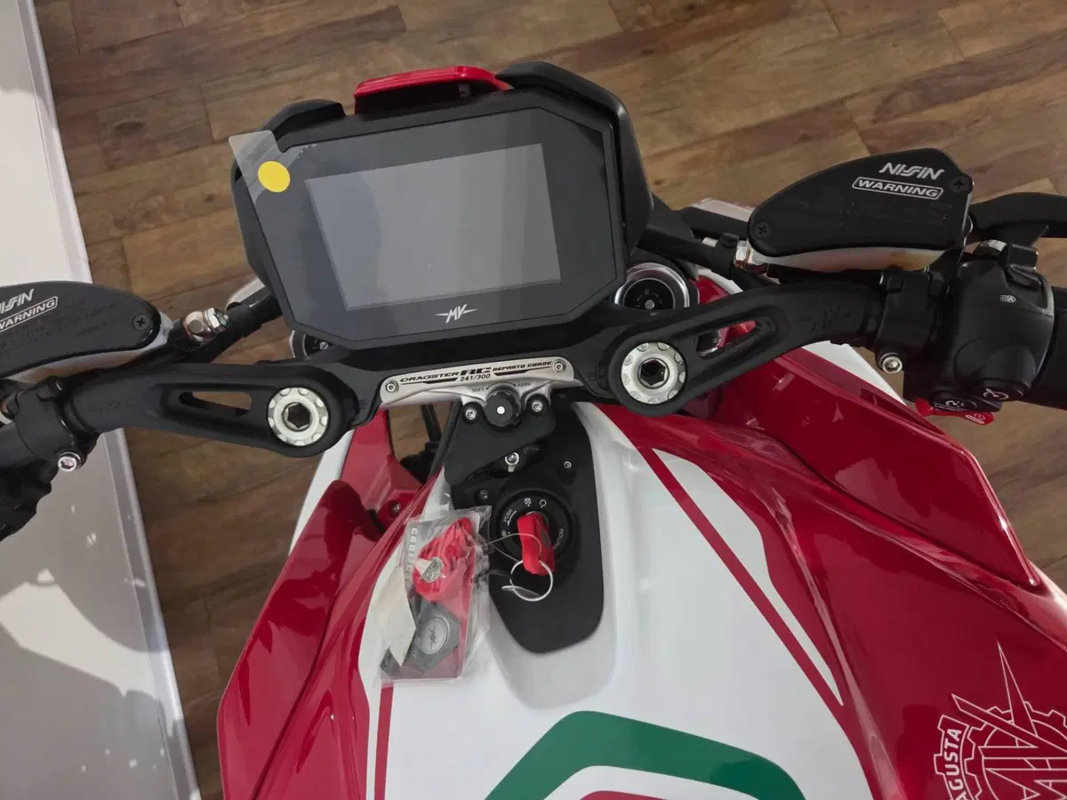 MV Agusta Dragster 800 RC SCS (2022 - 25) (13)