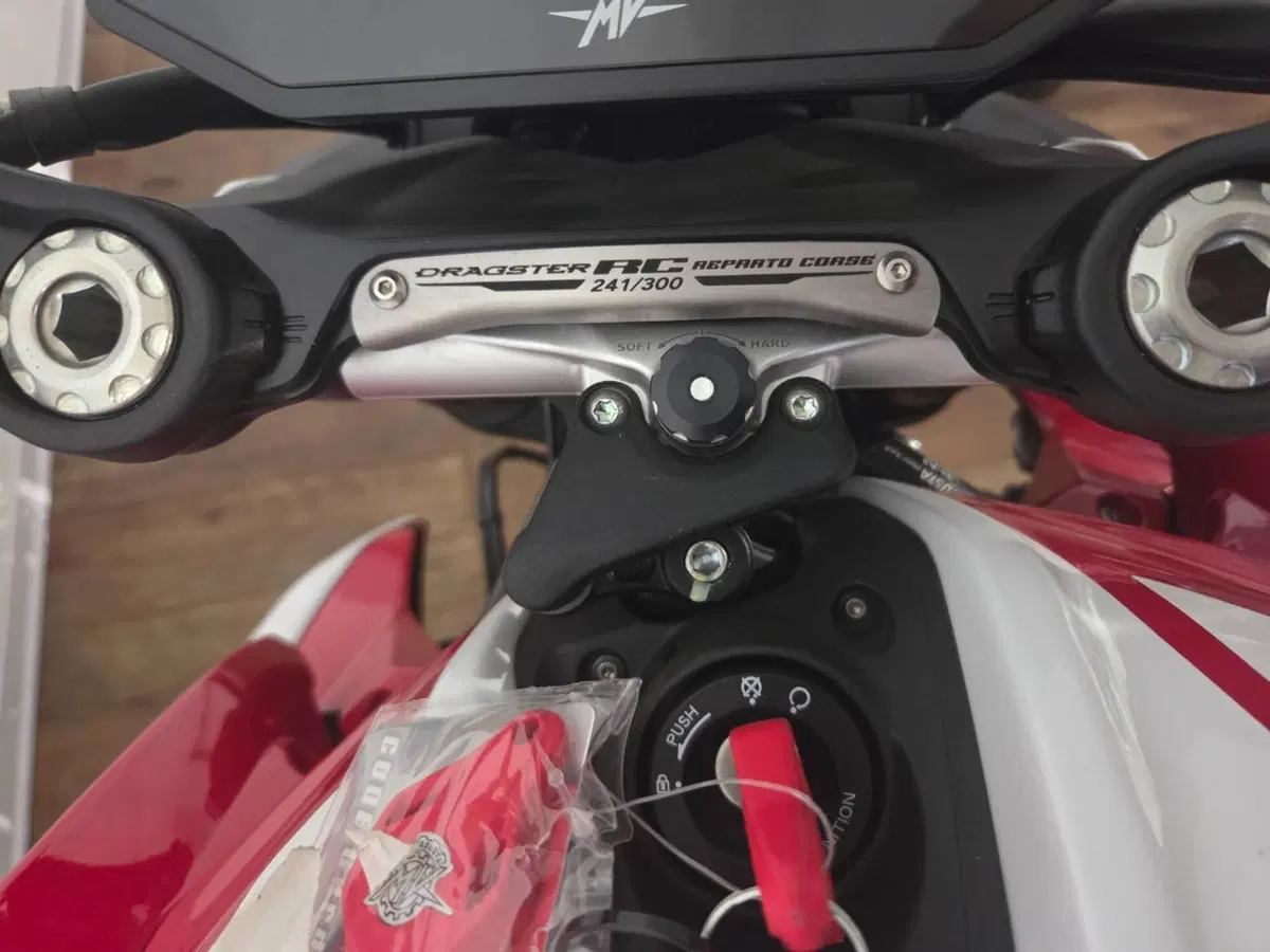 MV Agusta Dragster 800 RC SCS (2022 - 25) (14)