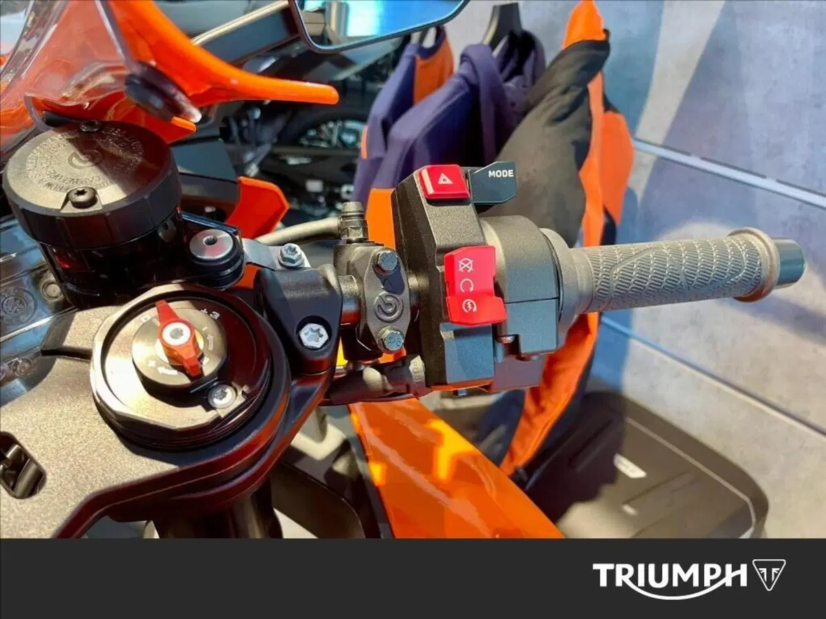 KTM 990 RC R (2026) (7)
