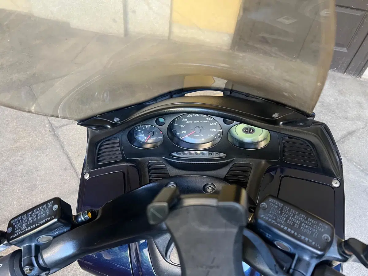 Honda Silver Wing 600 (2001 - 05) (5)