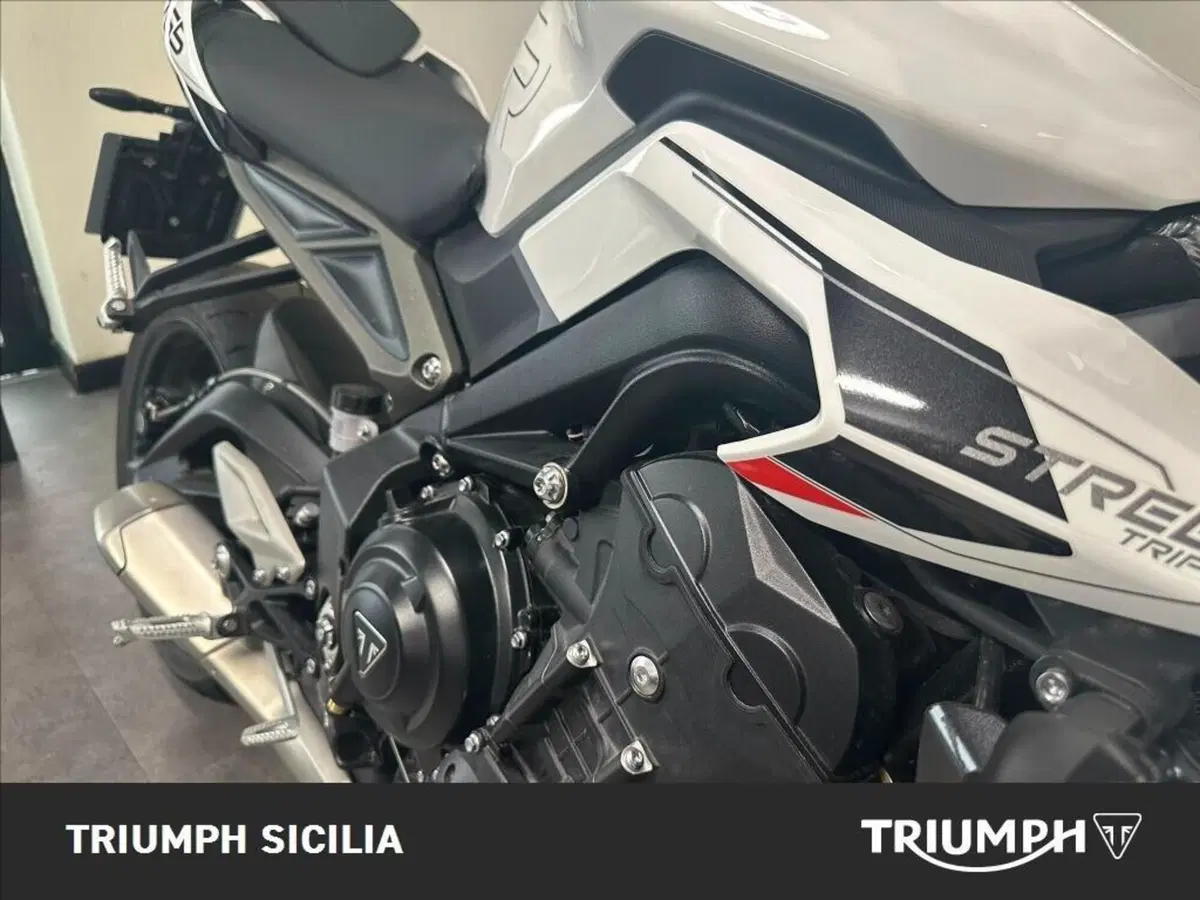 Triumph Street Triple 765 R (2023 - 26) (7)