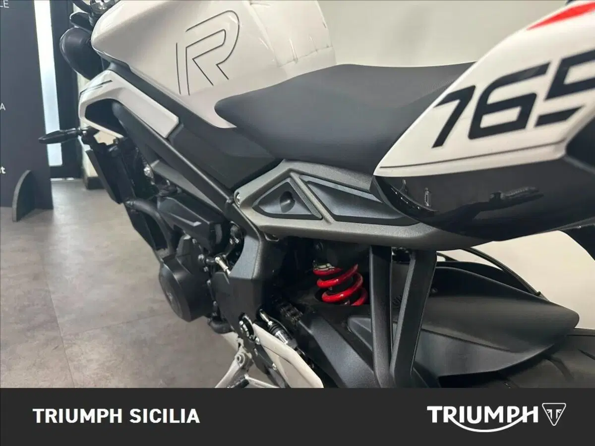 Triumph Street Triple 765 R (2023 - 26) (10)