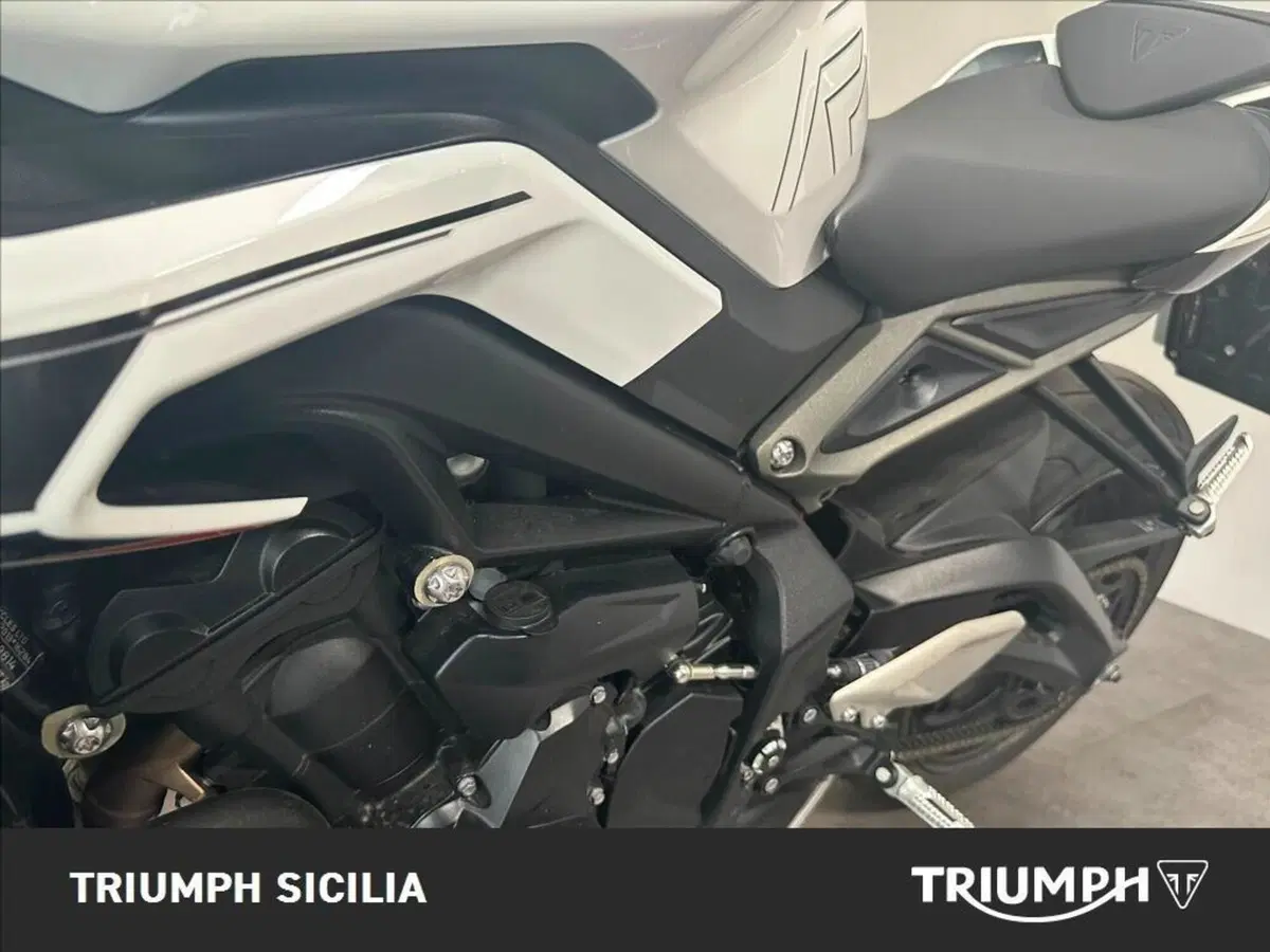 Triumph Street Triple 765 R (2023 - 26) (8)