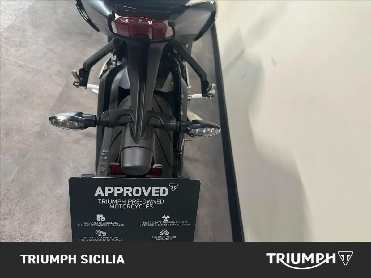 Triumph Street Triple 765 R (2023 - 26) (11)