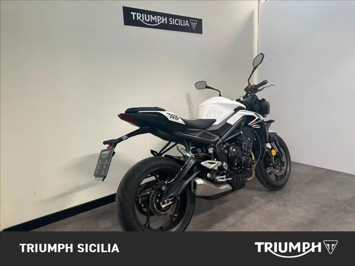 Triumph Street Triple 765 R (2023 - 26) (3)