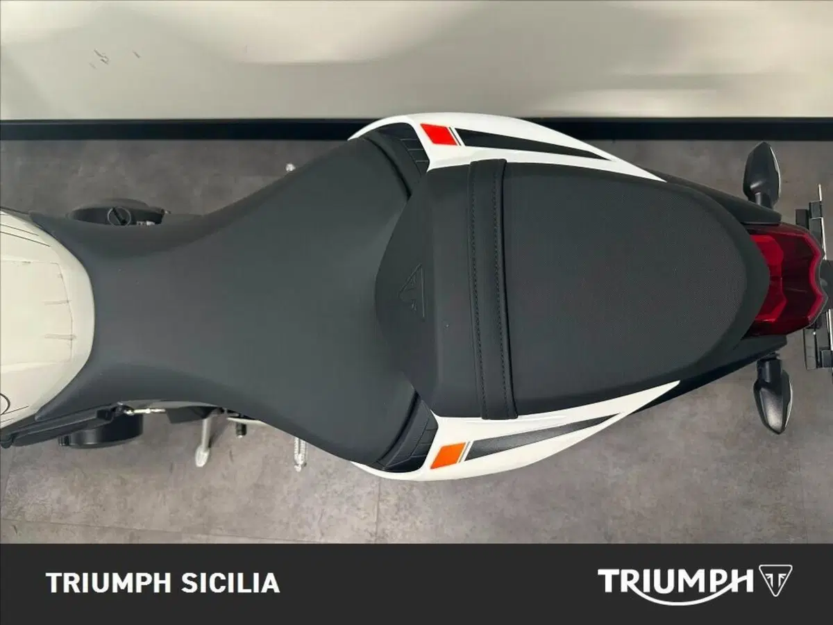 Triumph Street Triple 765 R (2023 - 26) (12)