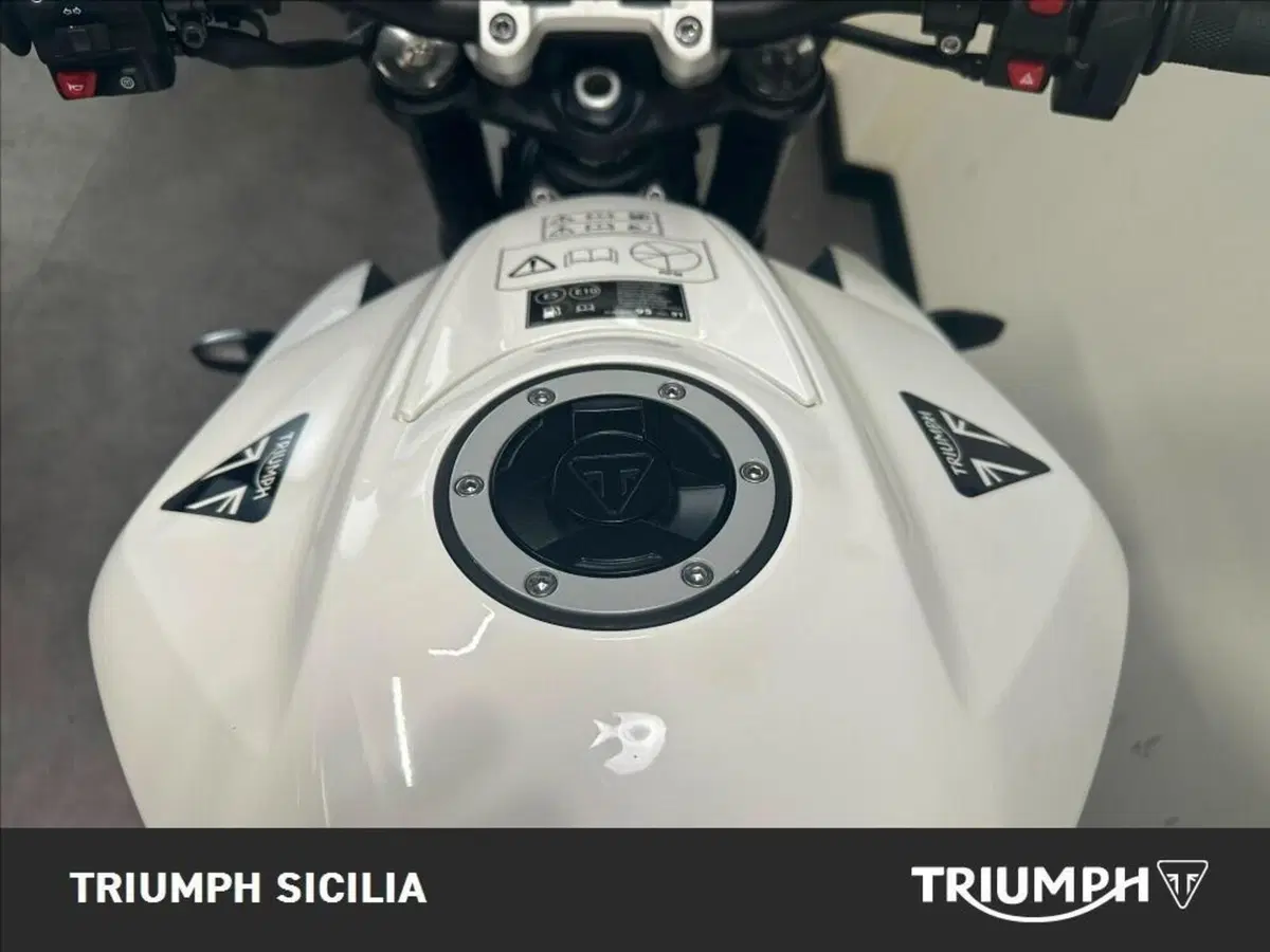 Triumph Street Triple 765 R (2023 - 26) (14)