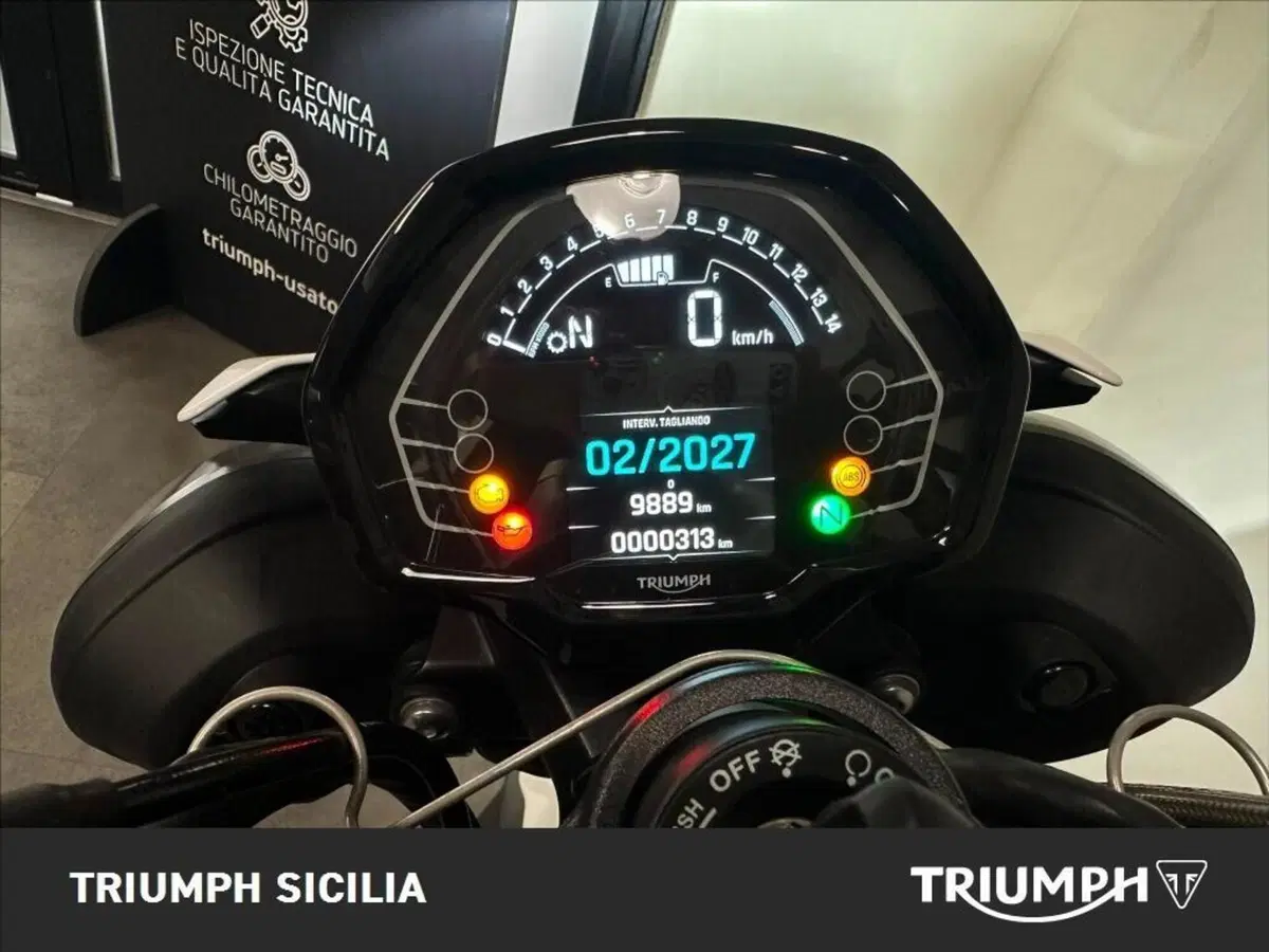 Triumph Street Triple 765 R (2023 - 26) (16)