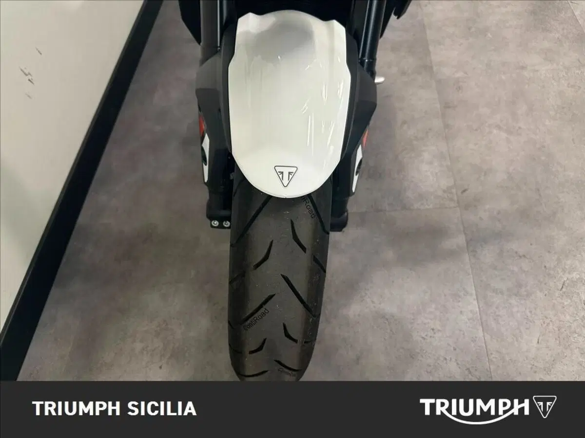 Triumph Street Triple 765 R (2023 - 26) (17)