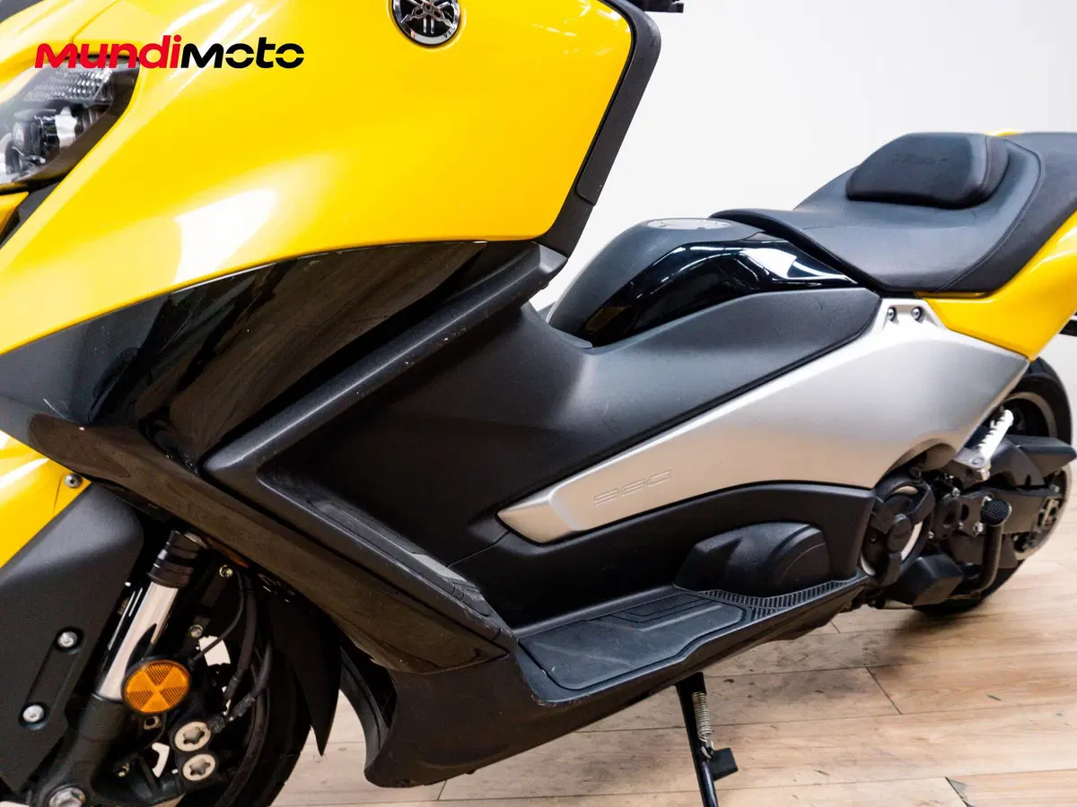 Yamaha T-Max 560 Tech Max (2020) (9)