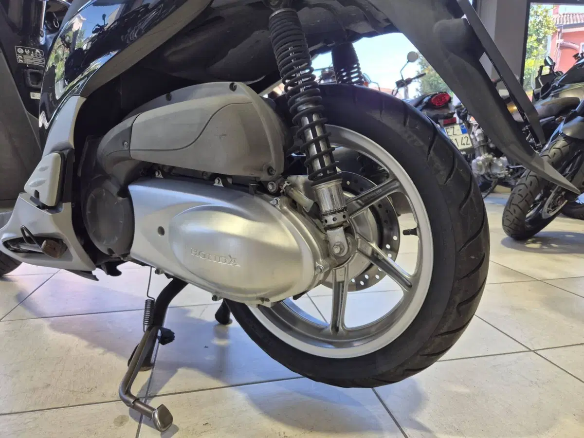 Honda SH 300 i (2011 - 14) (11)